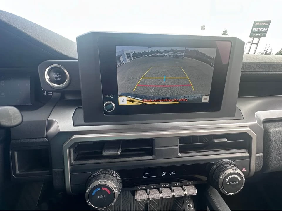 2025 Toyota 4Runner 6th Gen - Image 16 of 19