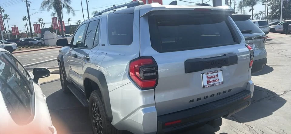 2025 Toyota 4Runner 6th Gen - Image 4 of 4
