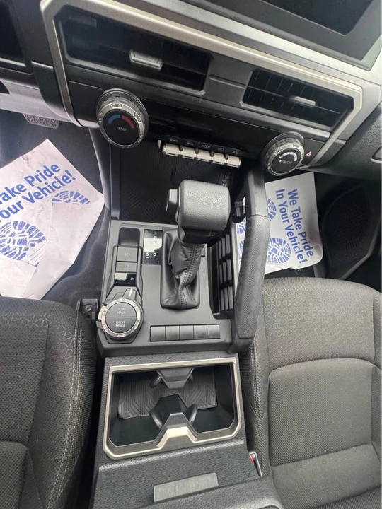 2025 Toyota 4Runner 6th Gen - Image 9 of 14