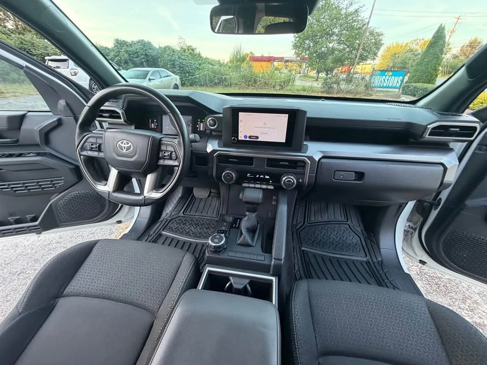 2025 Toyota 4Runner 6th Gen - Image 15 of 18