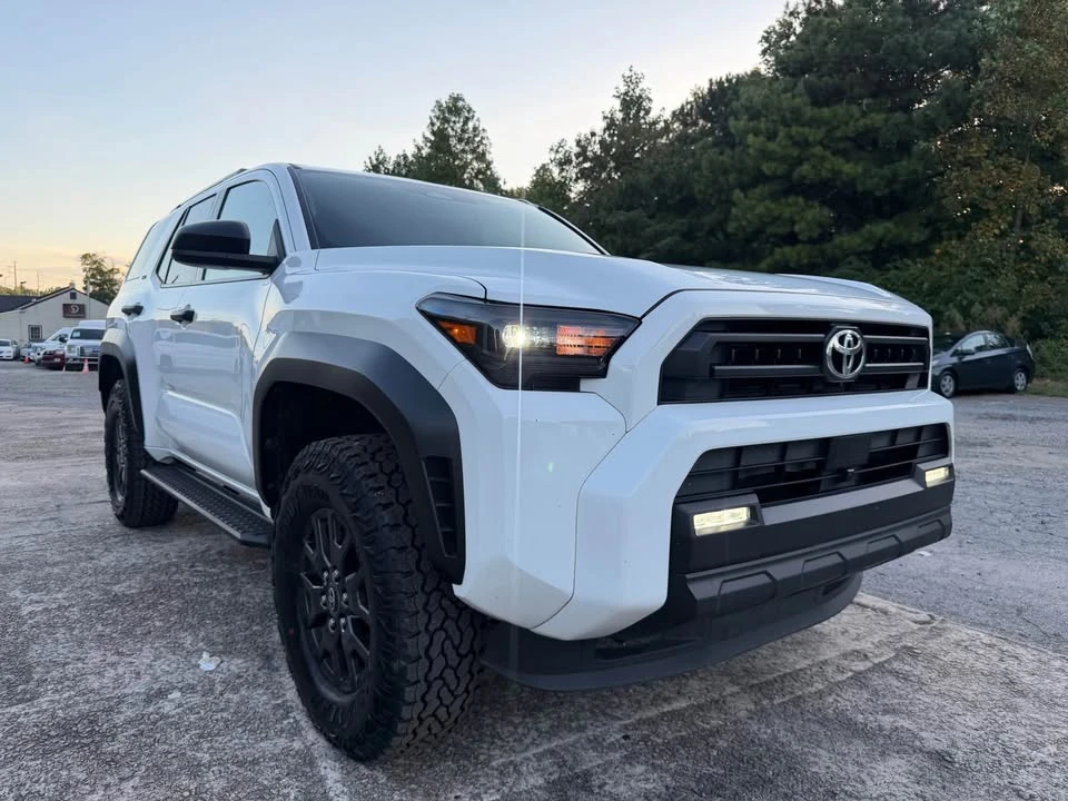 2025 Toyota 4Runner 6th Gen - Image 2 of 18
