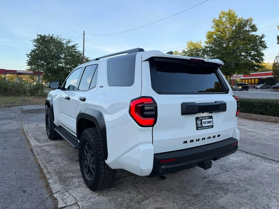 2025 Toyota 4Runner 6th Gen - Image 5 of 18