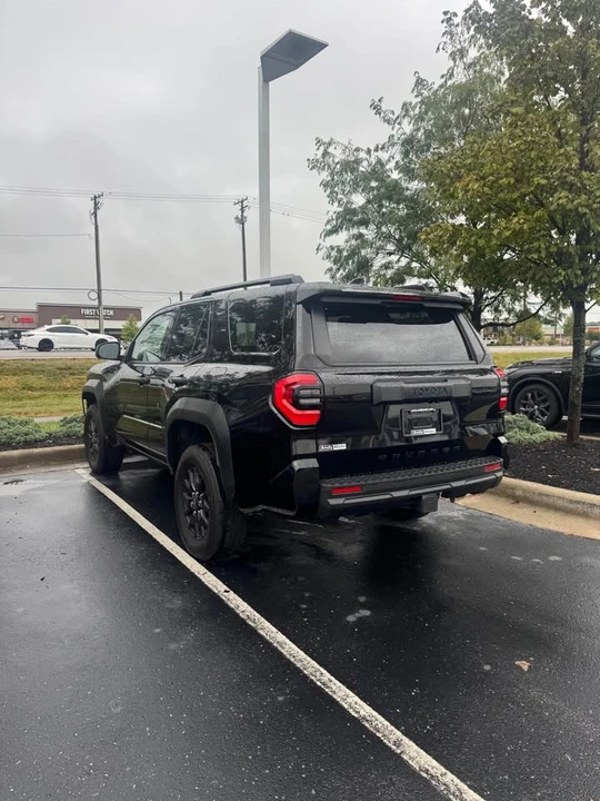 2025 Toyota 4Runner 6th Gen - Image 4 of 14