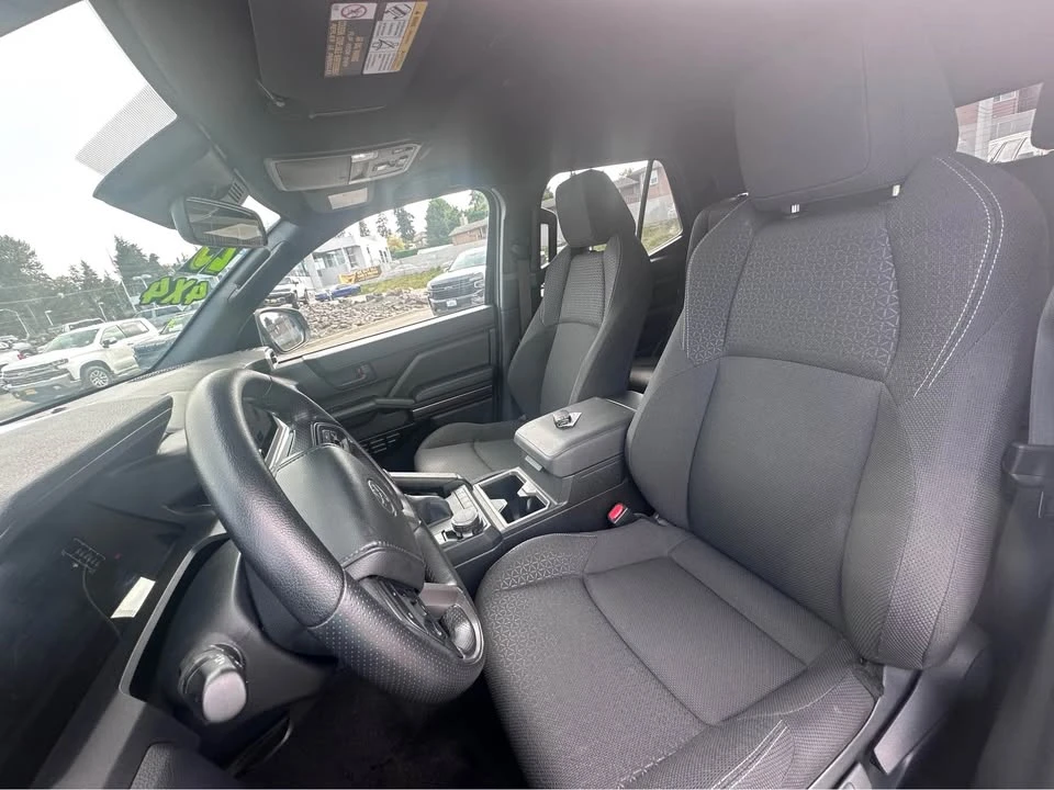 2025 Toyota 4Runner 6th Gen - Image 10 of 19