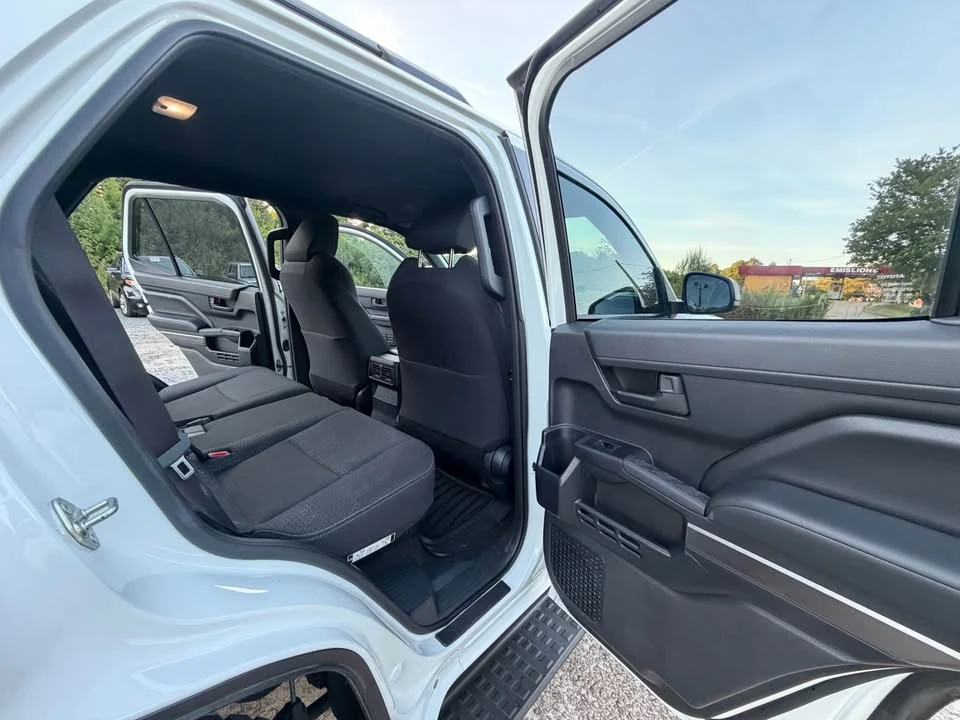 2025 Toyota 4Runner 6th Gen - Image 10 of 18