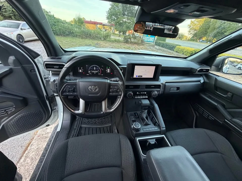 2025 Toyota 4Runner 6th Gen - Image 8 of 18