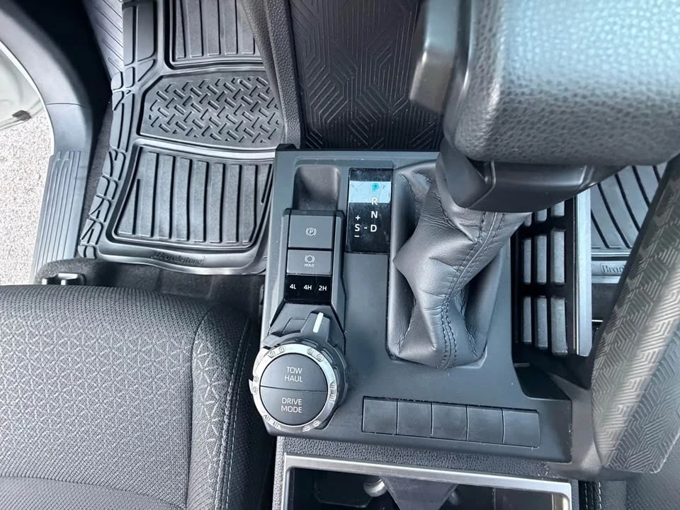 2025 Toyota 4Runner 6th Gen - Image 16 of 18