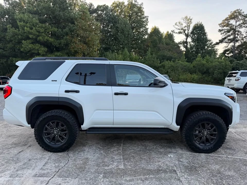 2025 Toyota 4Runner 6th Gen - Image 4 of 18
