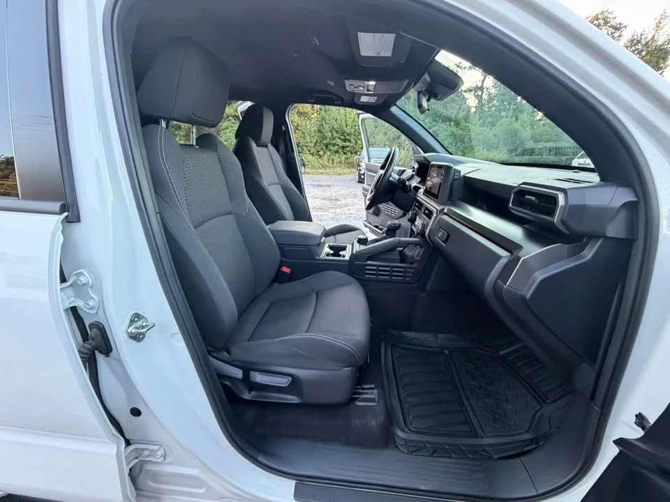 2025 Toyota 4Runner 6th Gen - Image 12 of 18