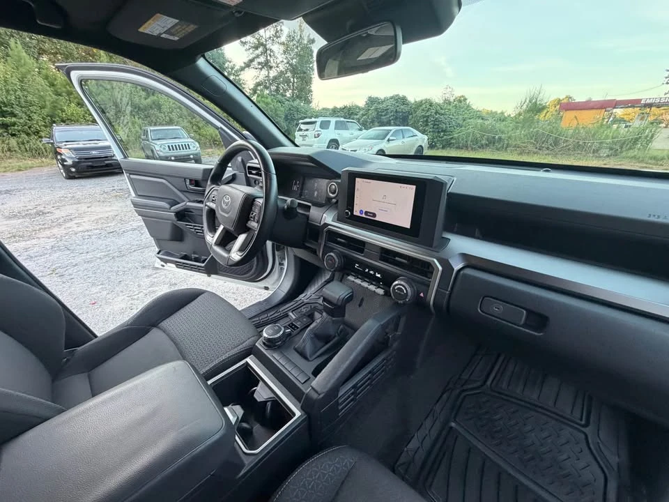 2025 Toyota 4Runner 6th Gen - Image 14 of 18