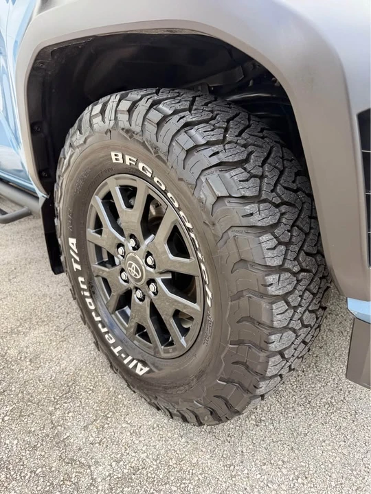 2025 Toyota 4Runner 6th Gen - Image 17 of 20