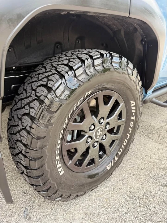2025 Toyota 4Runner 6th Gen - Image 18 of 20