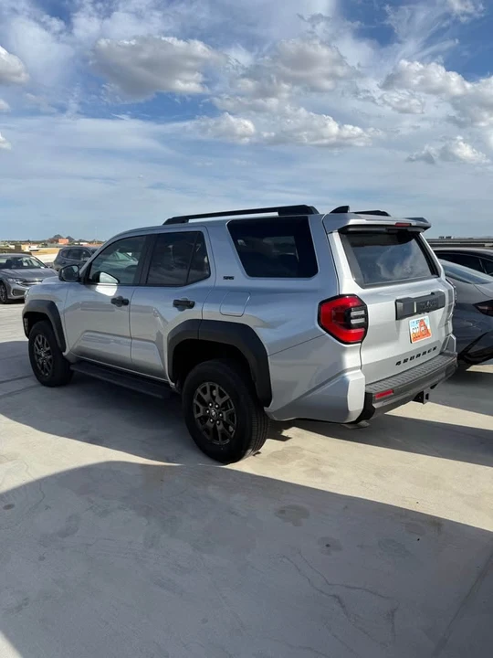 2025 Toyota 4Runner 6th Gen - Image 5 of 10