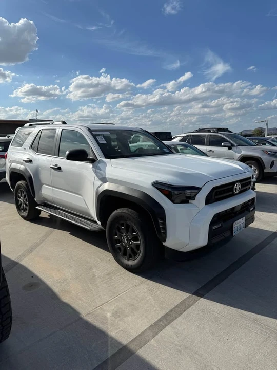 2025 Toyota 4Runner 6th Gen - Image 2 of 9
