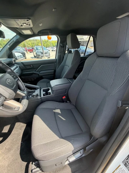 2025 Toyota 4Runner 6th Gen - Image 9 of 12