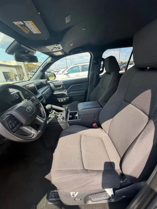 2025 Toyota 4Runner 6th Gen - Image 7 of 10