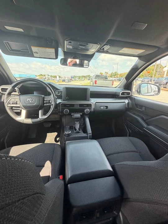 2025 Toyota 4Runner 6th Gen - Image 8 of 12