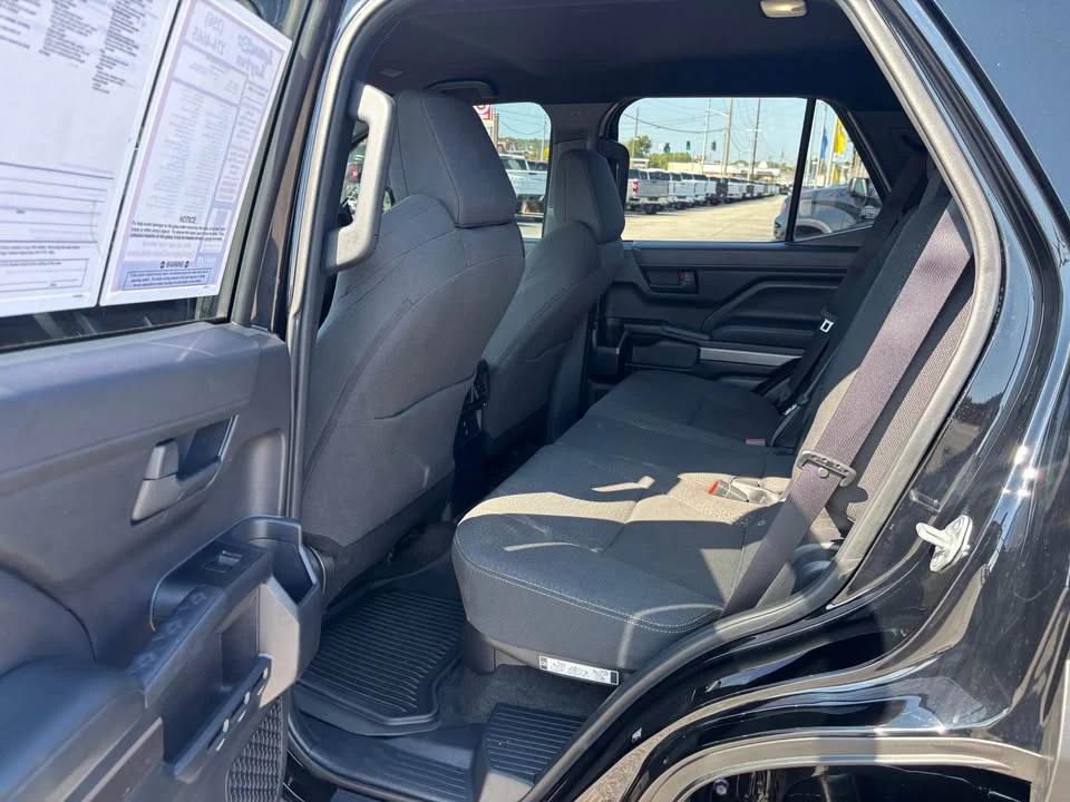 2025 Toyota 4Runner 6th Gen - Image 13 of 17