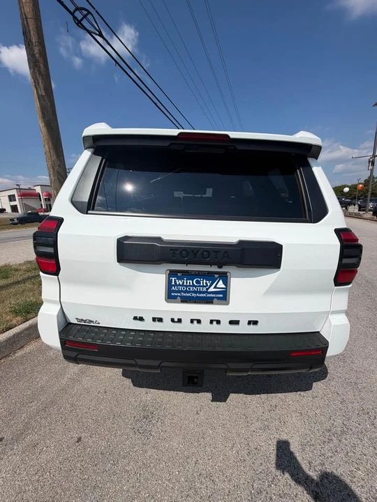 2025 Toyota 4Runner 6th Gen - Image 5 of 12