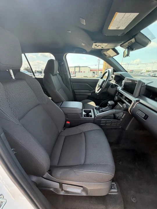 2025 Toyota 4Runner 6th Gen - Image 10 of 12
