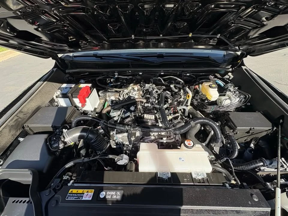 2025 Toyota 4Runner 6th Gen - Image 17 of 20