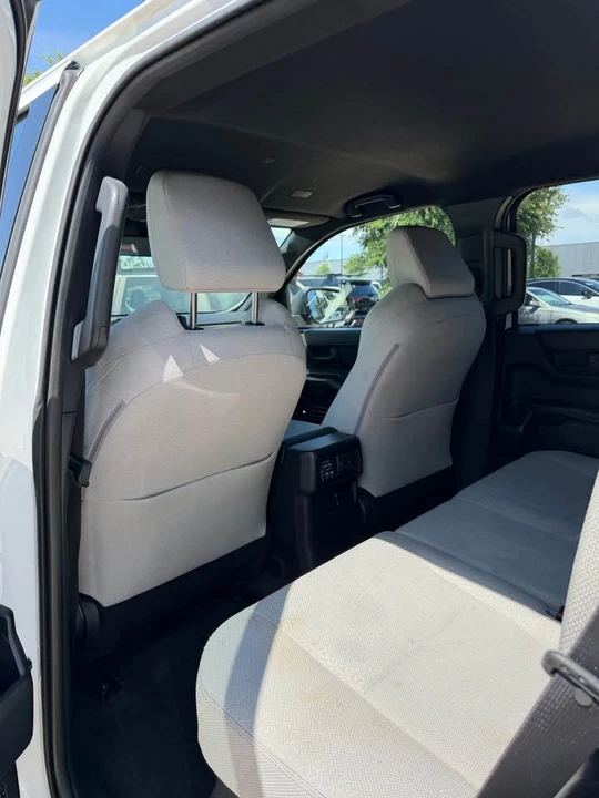 2025 Toyota 4Runner 6th Gen - Image 9 of 17