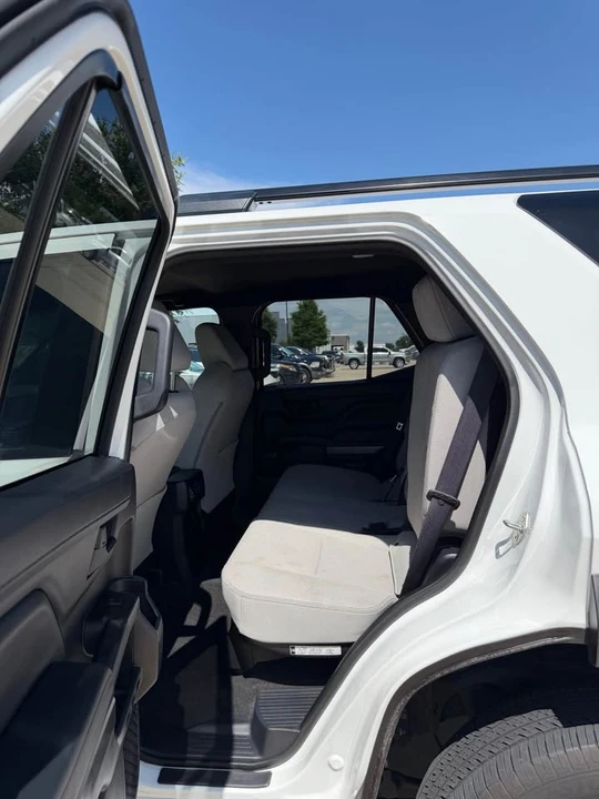 2025 Toyota 4Runner 6th Gen - Image 10 of 17