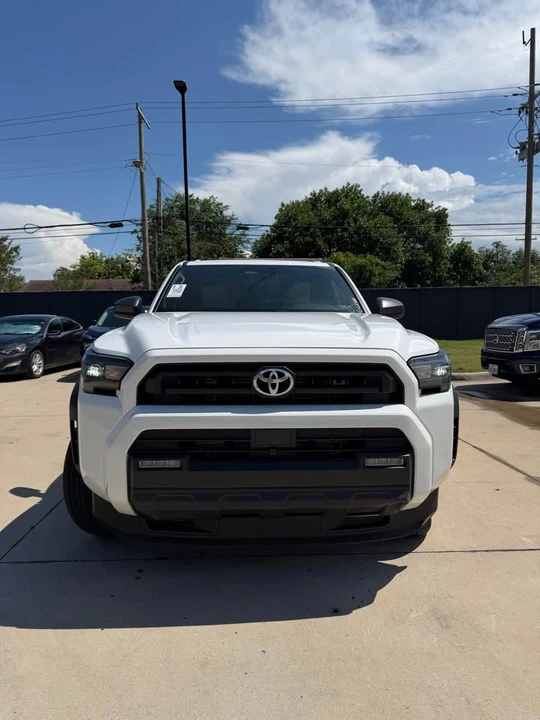 2025 Toyota 4Runner 6th Gen - Image 2 of 17