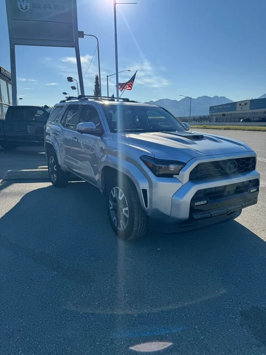 2025 Toyota 4Runner 6th Gen - Image 2 of 15
