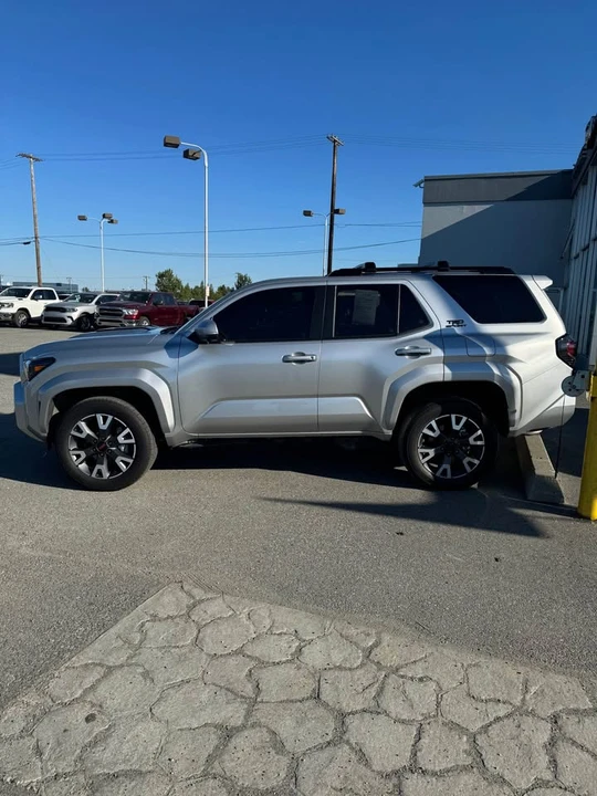 2025 Toyota 4Runner 6th Gen - Image 6 of 15