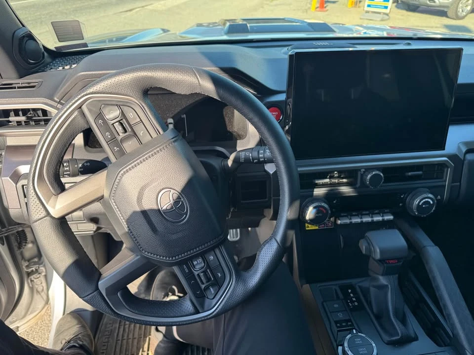 2025 Toyota 4Runner 6th Gen - Image 10 of 15