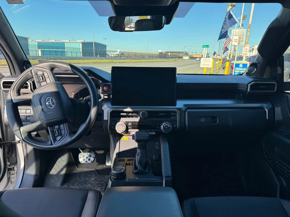 2025 Toyota 4Runner 6th Gen - Image 11 of 15
