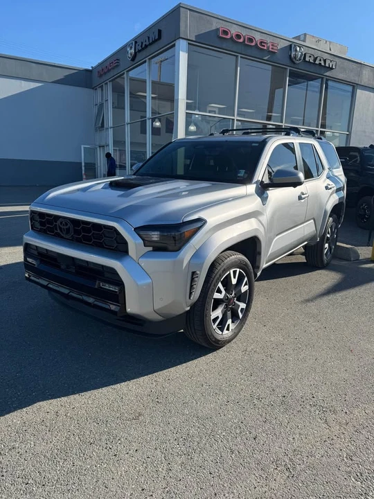 2025 Toyota 4Runner 6th Gen - Image 7 of 15