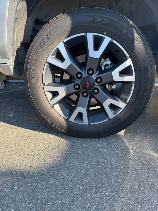 2025 Toyota 4Runner 6th Gen - Image 13 of 15