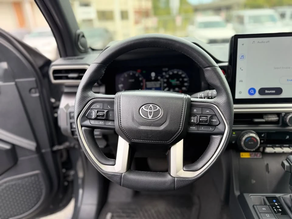2025 Toyota 4Runner 6th Gen - Image 12 of 15