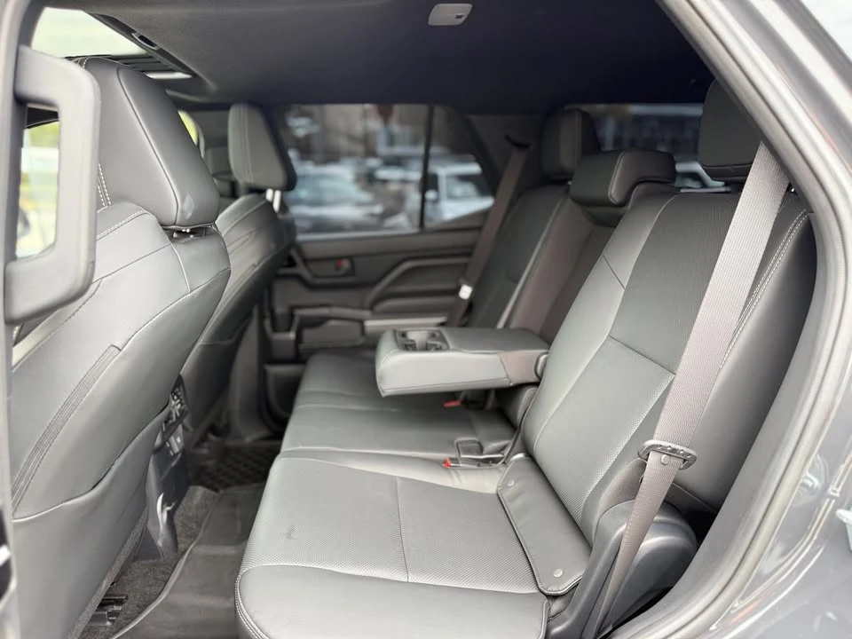 2025 Toyota 4Runner 6th Gen - Image 10 of 15