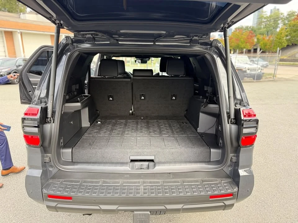 2025 Toyota 4Runner 6th Gen - Image 9 of 15