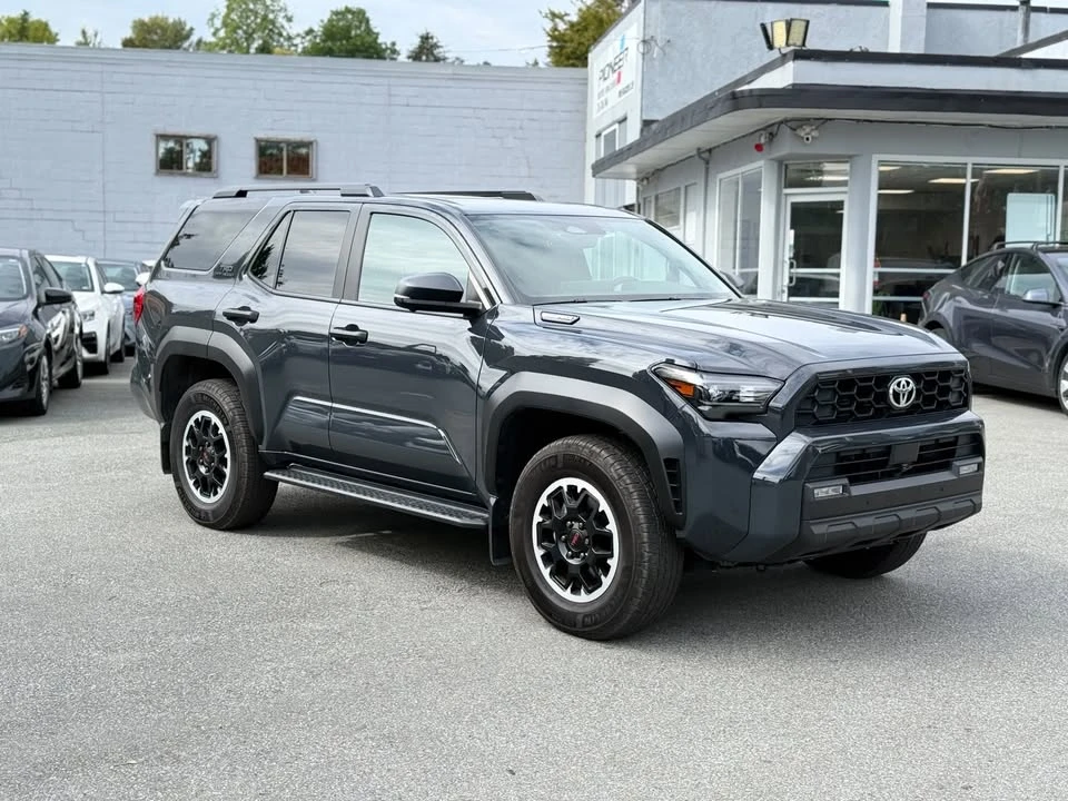 2025 Toyota 4Runner 6th Gen - Image 4 of 15