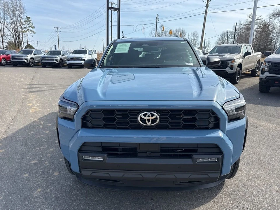 2025 Toyota 4Runner 6th Gen - Image 8 of 12