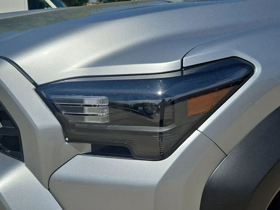 2025 Toyota 4Runner 6th Gen - Image 9 of 15