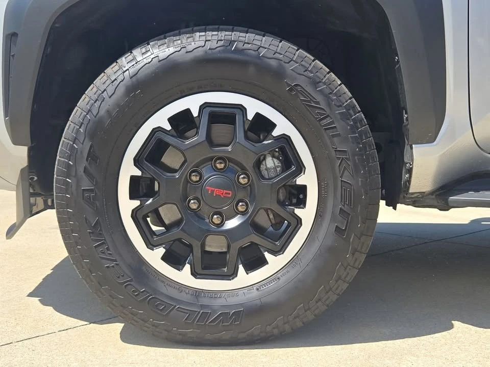 2025 Toyota 4Runner 6th Gen - Image 11 of 15