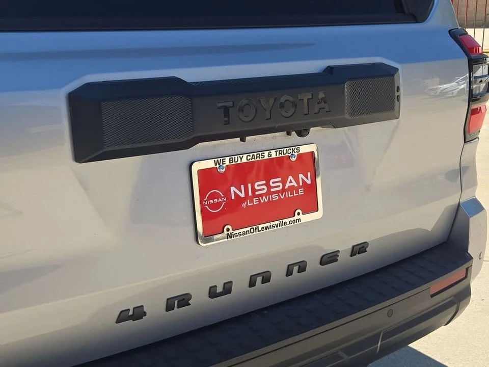 2025 Toyota 4Runner 6th Gen - Image 10 of 15