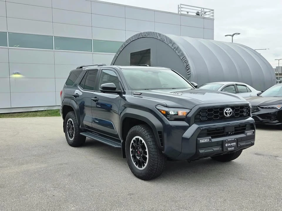 2025 Toyota 4Runner 6th Gen - Image 9 of 15