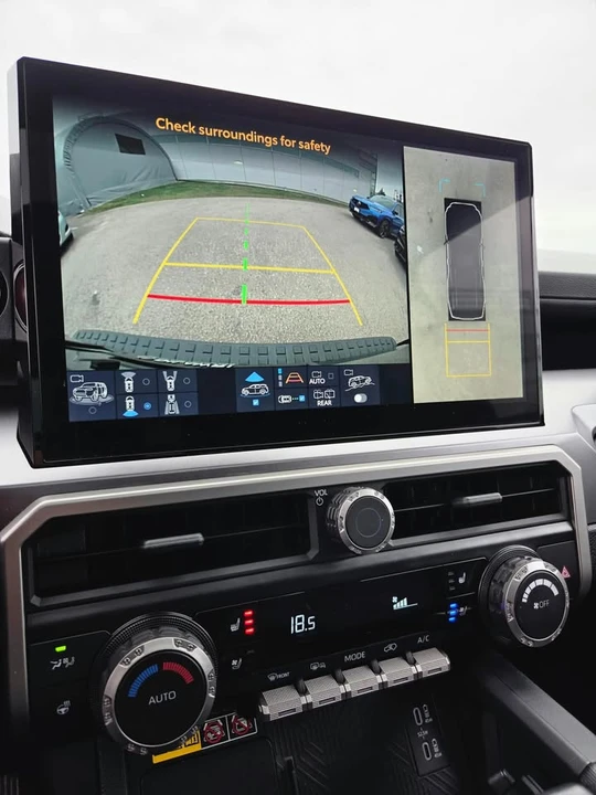 2025 Toyota 4Runner 6th Gen - Image 13 of 15