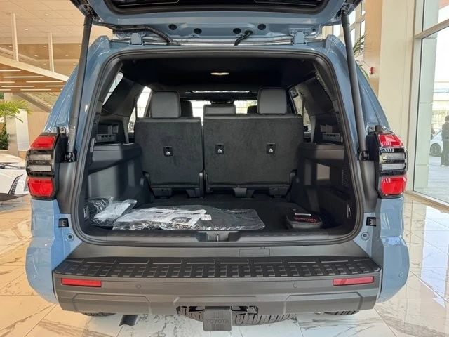 2025 Toyota 4Runner 6th Gen - Image 10 of 12