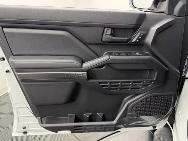 2025 Toyota 4Runner 6th Gen - Image 10 of 12