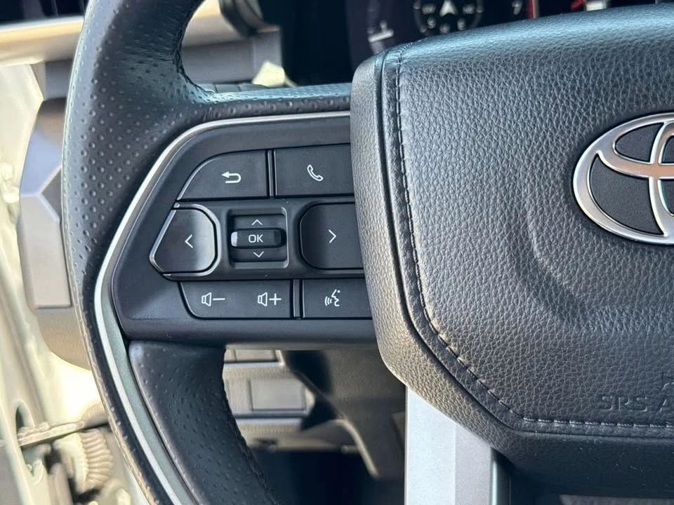 2025 Toyota 4Runner 6th Gen - Image 16 of 20