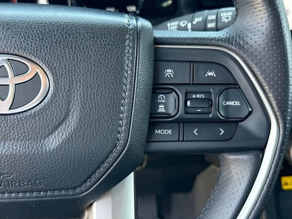 2025 Toyota 4Runner 6th Gen - Image 17 of 20