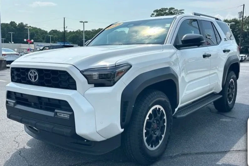 2025 Toyota 4Runner 6th Gen - Image 5 of 8