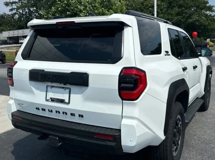2025 Toyota 4Runner 6th Gen - Image 3 of 8